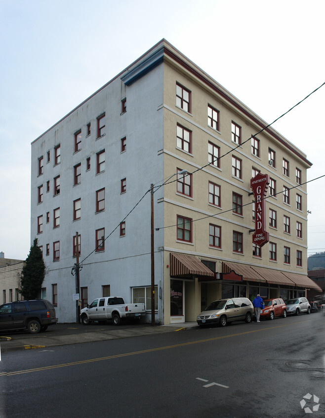 Foto del edificio - Grand Hotel Apartments