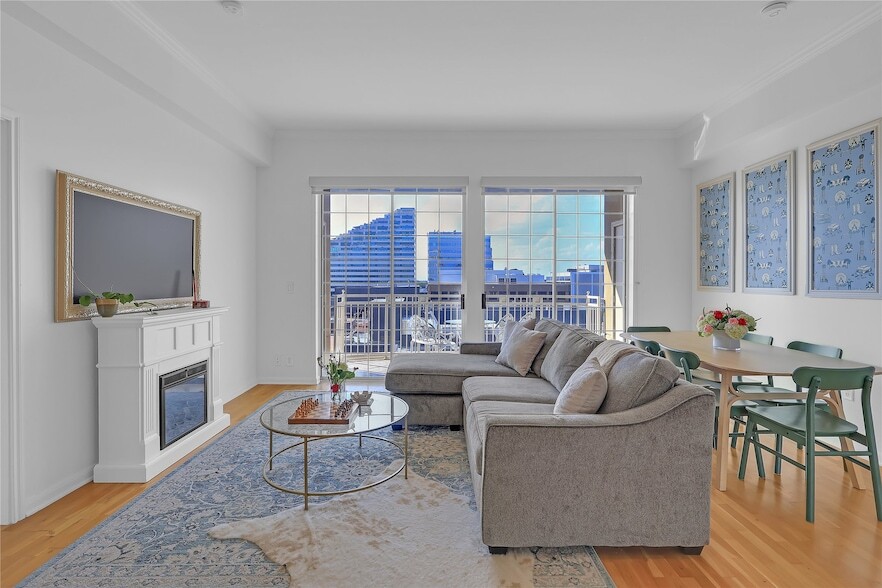 Photo - 3225 Turtle Creek Boulevard Unit 1042