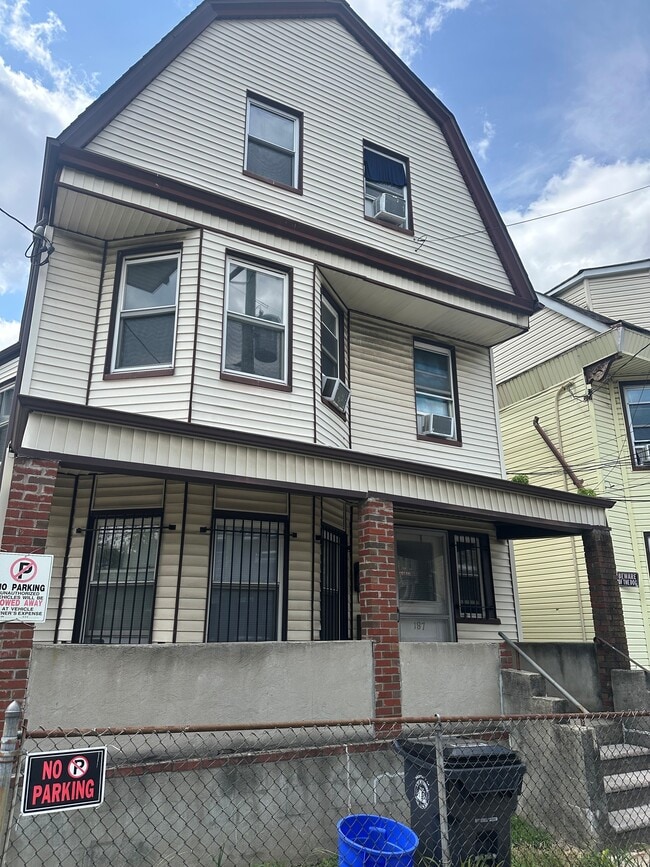 Building Photo - 187 S 11th St