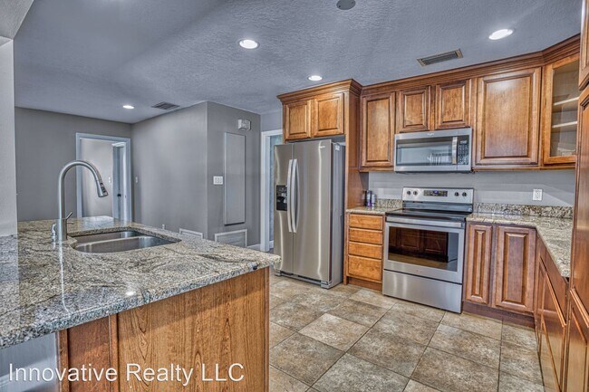 Building Photo - 4 br, 2 bath House - 110 Roosevelt Place