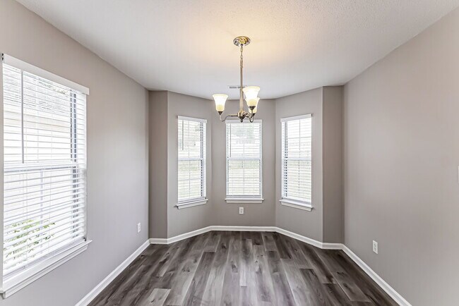 Foto del edificio - 1820 Wimbleton Woods Dr