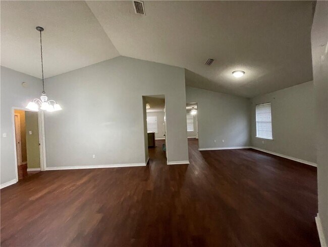 Building Photo - 2666 Rosebud Dr