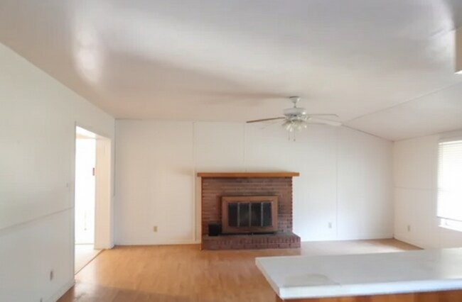 Foto del edificio - 4134 Blackhawk Dr