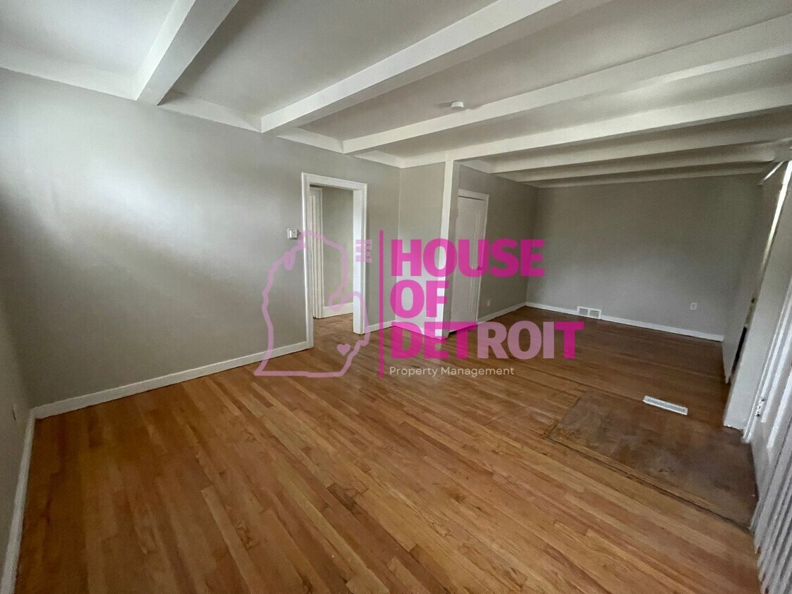 Primary Photo - 3 BEDROOM | 1 BATH | FREE PRE SCREEN
