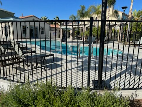 Foto del edificio - 2072 Blue Oak Ln
