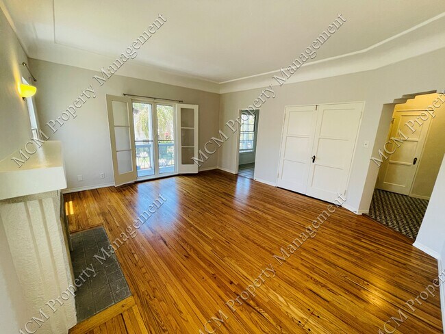 Unit #201 Living Room - 640 S Detroit St