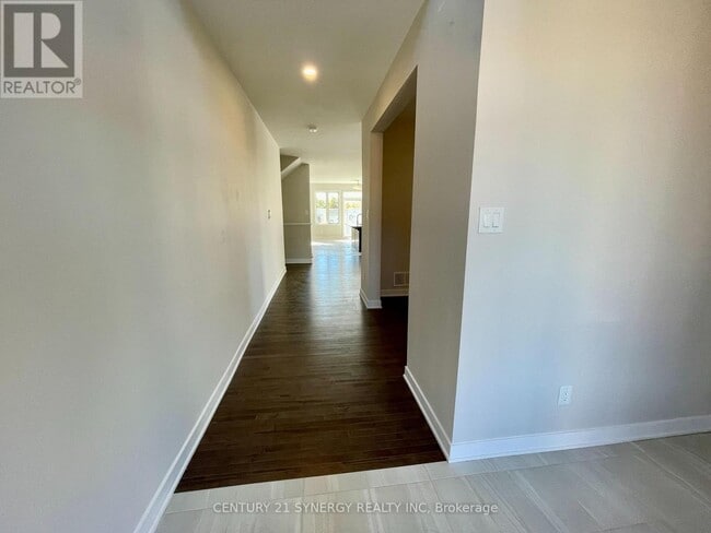 Building Photo - 862 HENSLOWS CIRCLE