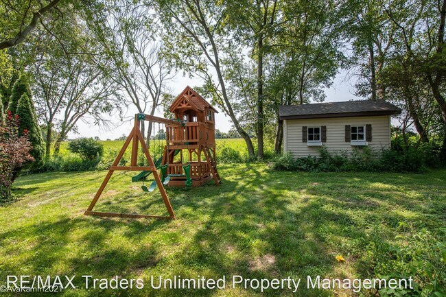Building Photo - 9612 W Lake Lancelot Dr