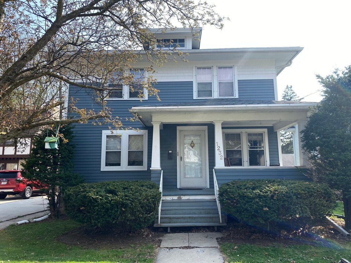 Primary Photo - 1234 Porlier St
