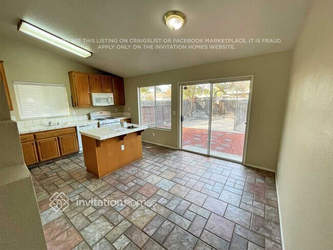 Foto del edificio - 239 Sterling Grove Dr
