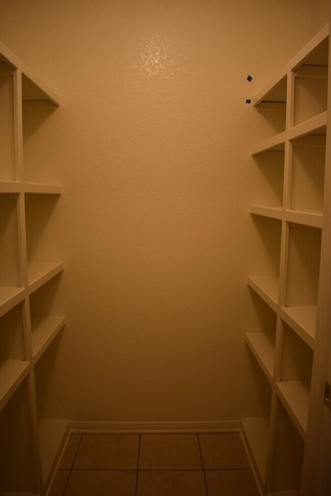 Foto del edificio - 907 Crymes Ln