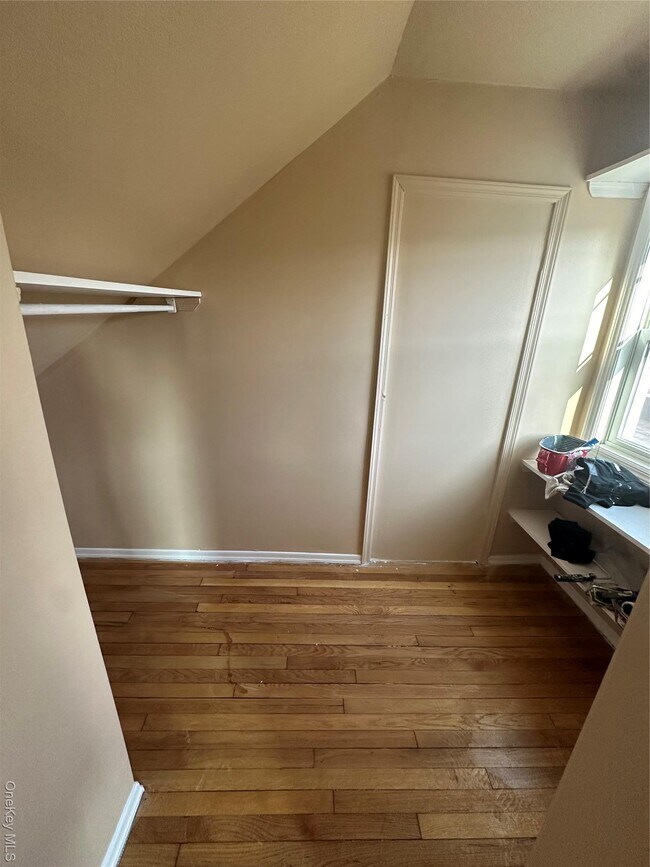 Foto del edificio - 290 Woodbury Rd