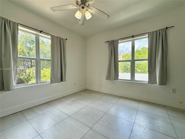 Foto del edificio - 1620 NW 3rd St