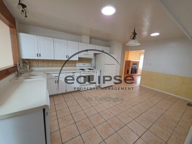 Foto del edificio - 711 First St