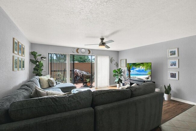 Foto del edificio - 6100 Gulfport Blvd S