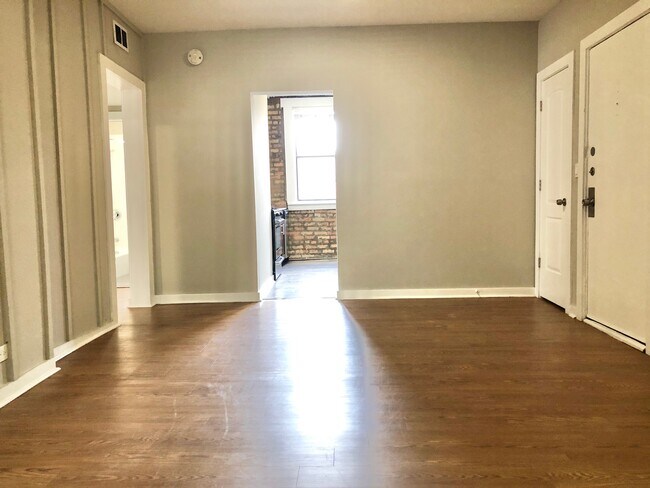 Foto del edificio - 3420 N Elaine Pl