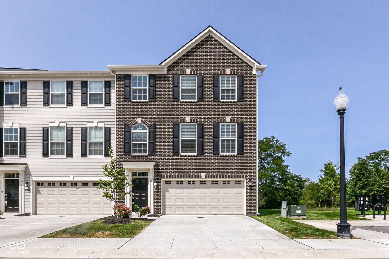 Primary Photo - 6898 Sunstone Pl