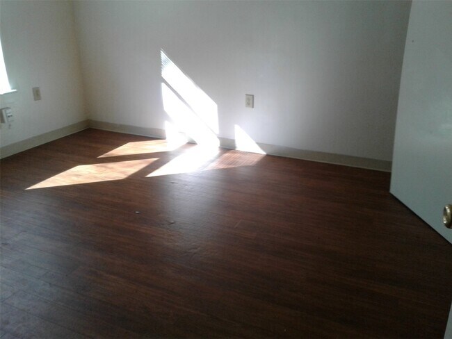 Foto del edificio - 100 Tamaran Loop