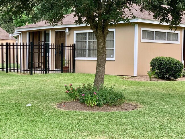 Foto del edificio - 5739 Belvedere Dr