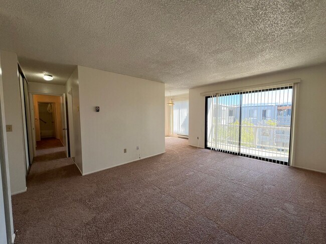 Foto del edificio - $500 Move In Special!!! 1BD/1BA CONDO AVAI...
