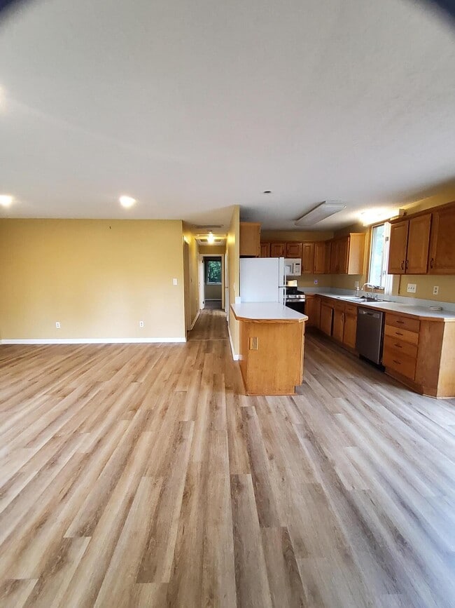 Building Photo - 2828 Packard St