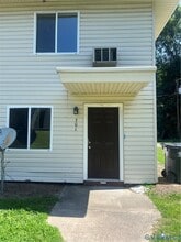 Building Photo - 301 Monticello Dr