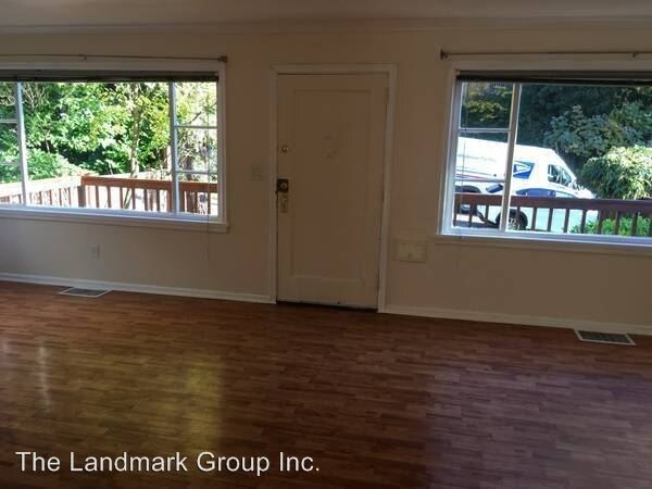 Foto del edificio - 3216 E Madison St