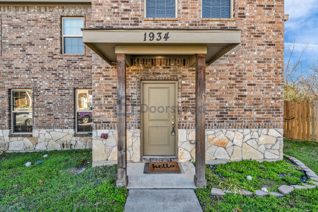 Foto del edificio - 1934 Timber Oaks Dr