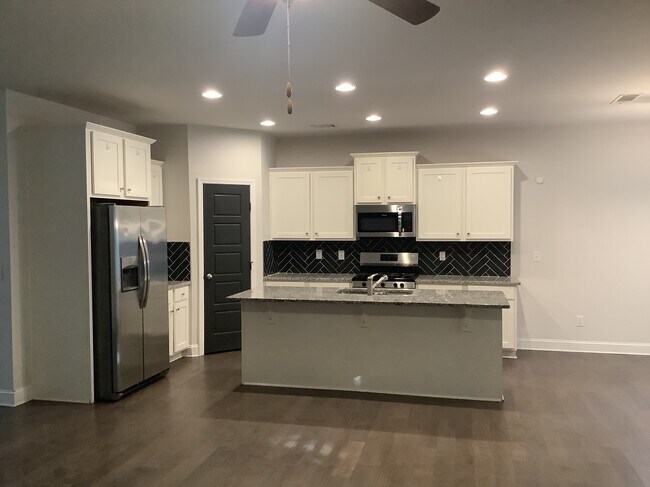 Foto del edificio - 1010 Victoria Walk Ln