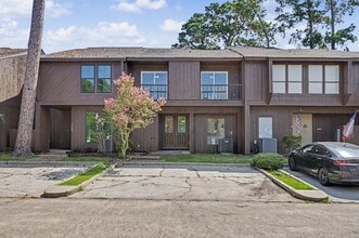 Building Photo - 3240 Poe Dr