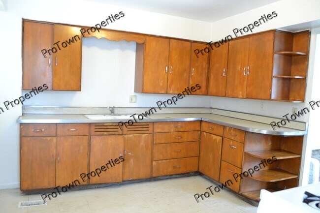 Foto del edificio - 411 Krakar Ave