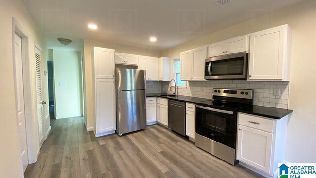 Building Photo - 524 55th St S