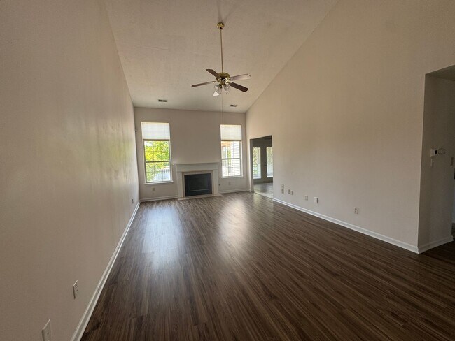 Foto del edificio - 9847 Cranberry Cir