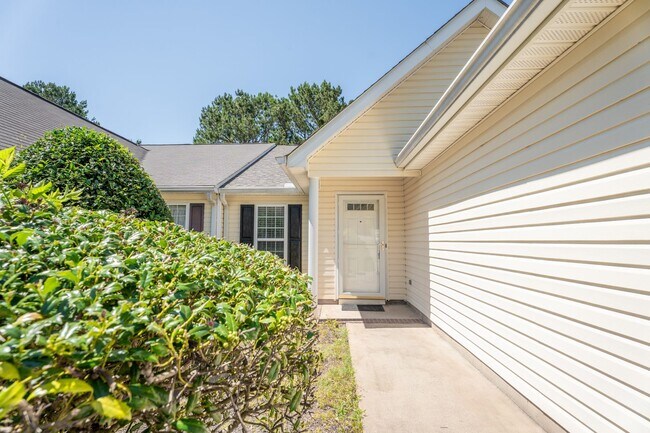 Building Photo - 315 Southbank Dr