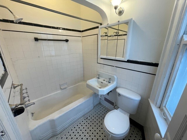 Bathroom - 376 Glenwood Ave