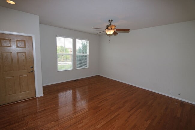 Building Photo - 3 bedroom townhome, NE Colorado Springs