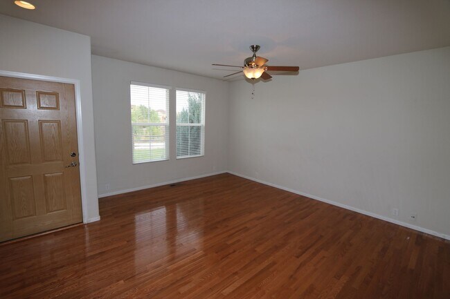 Foto del edificio - 3 bedroom townhome, NE Colorado Springs