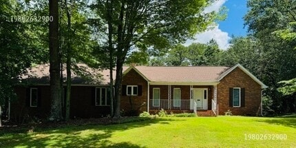 Building Photo - 14910 Majestic Oak Dr