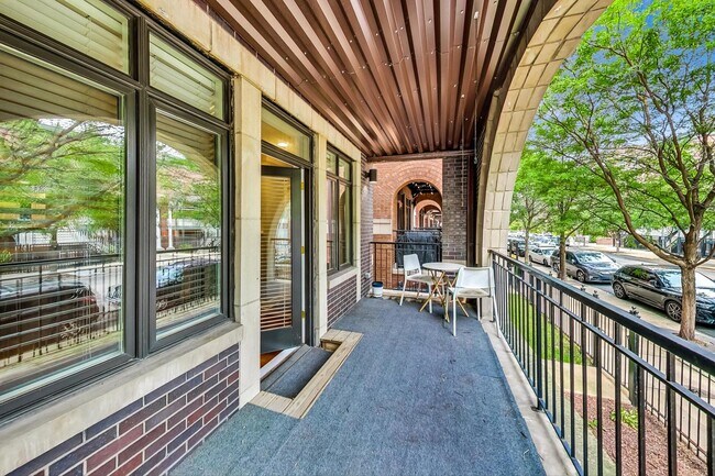 Foto del edificio - 1019 W Monroe St