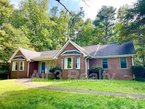 Building Photo - 160 Farm Ln