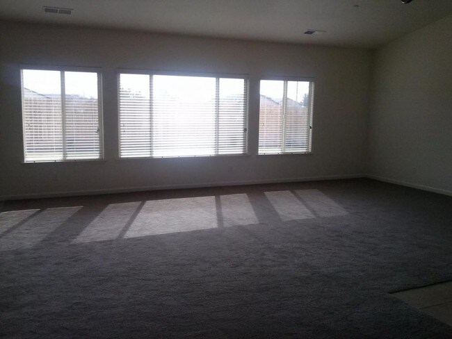 Building Photo - 943 Millerton