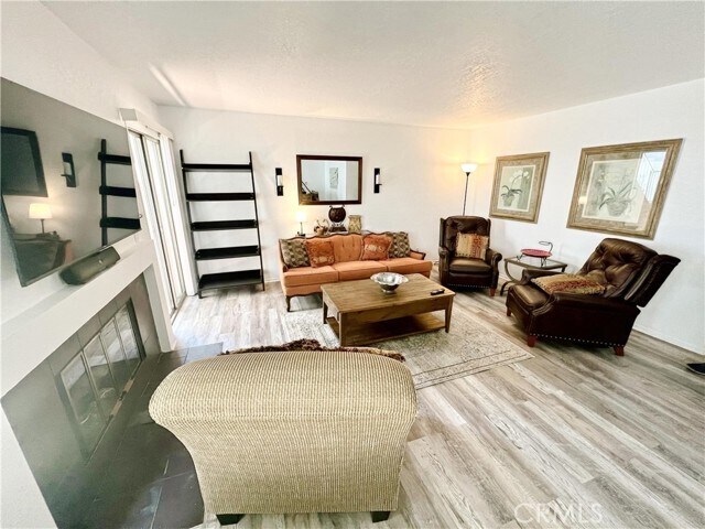 Primary Photo - 4553 Colfax Ave
