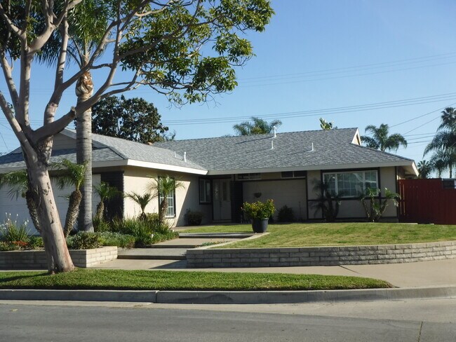 Foto del edificio - On Cul-De-Sac: 3 Bedroom 2 Bath Single Sto...