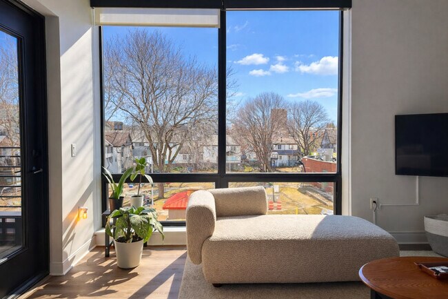 Foto del edificio - 1632 N Franklin Pl