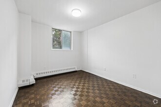 1BR, 1BA - 613SF - Bedroom - 80 Cosburn Avenue