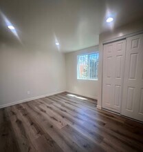 Building Photo - 3630 W 60th St
