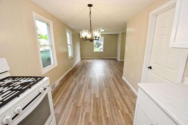 Foto del edificio - Remodeled 3 bedroom 1 bath home in South Bend IN