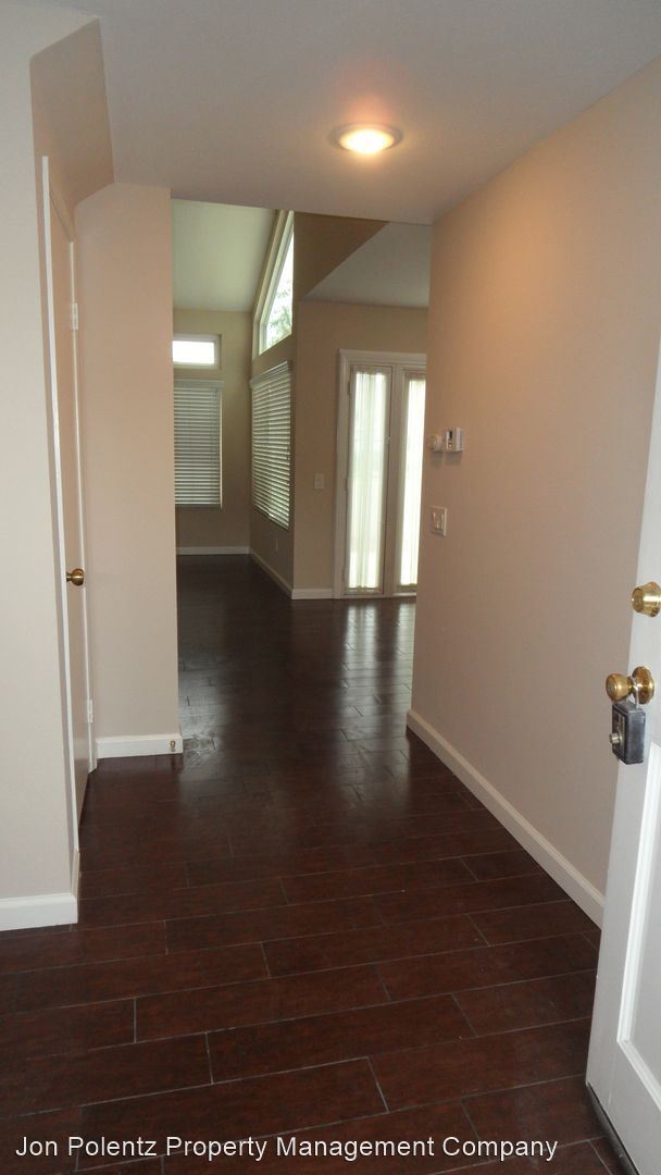 Building Photo - 2 br, 1.5 bath House - 487 Deerfield Ave.