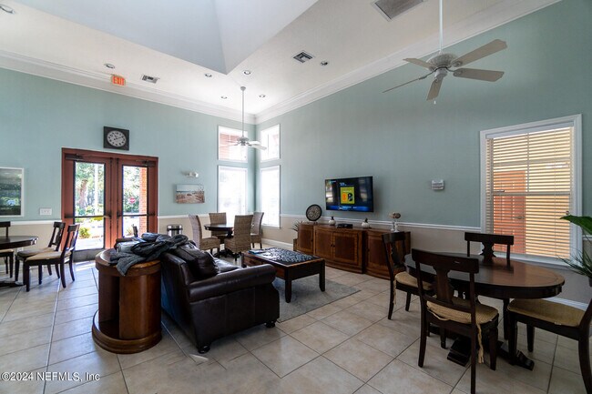 Foto del edificio - 13364 Beach Blvd