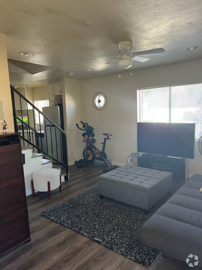 Apartments for rent in Lennox CA with Extra Storage 1 Rentals
